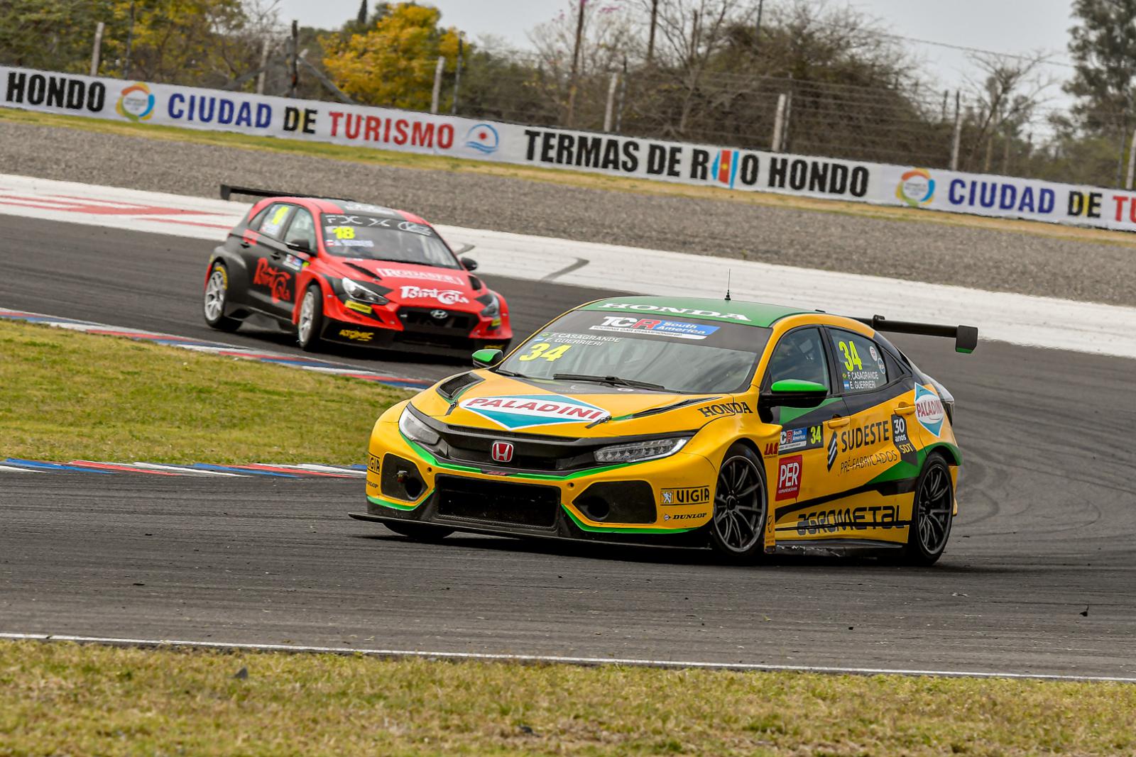 Civic Type R TCR leads WTCR standings into Portuguese street fight